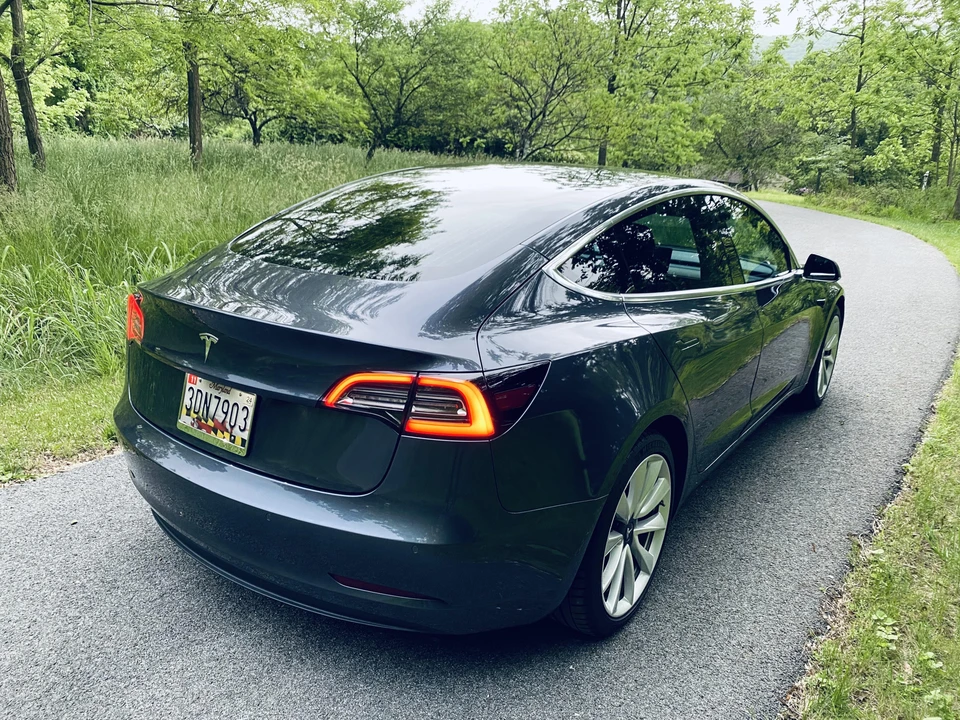 2018 Tesla Model 3 - Image 21 of 31