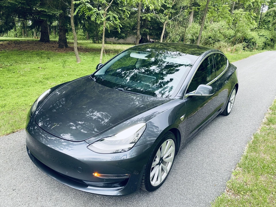 2018 Tesla Model 3 - Image 9 of 31