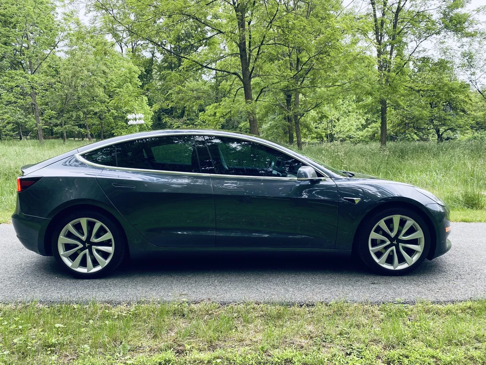 2018 Tesla Model 3 - Image 25 of 31