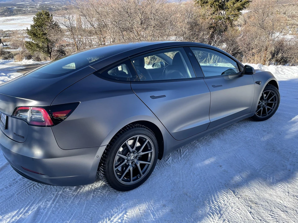 2018 Tesla Model 3 Performance - Image 9 of 31