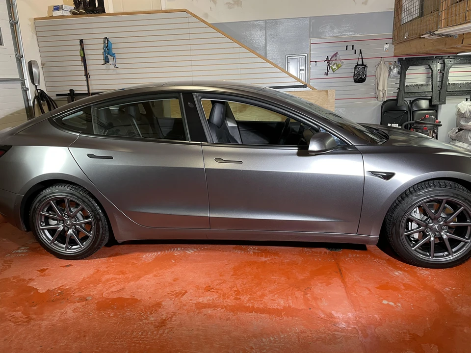 2018 Tesla Model 3 Performance - Image 11 of 31