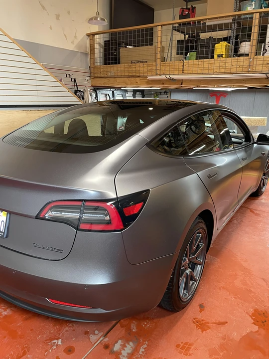 2018 Tesla Model 3 Performance - Image 21 of 31