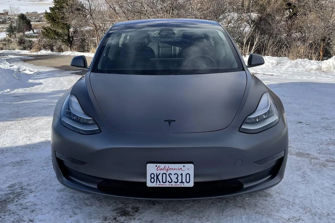 2018 Tesla Model 3 Performance - Image 2 of 31