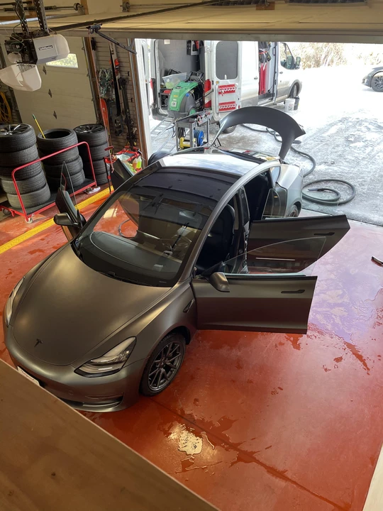 2018 Tesla Model 3 Performance - Image 17 of 31