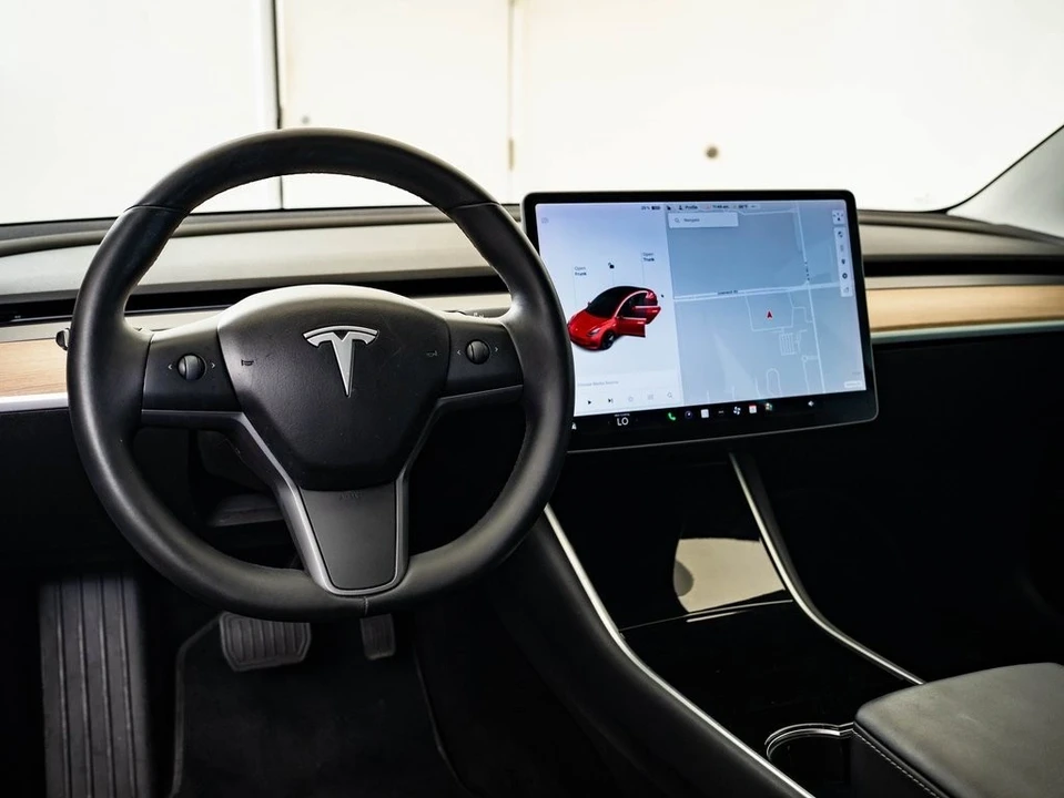2018 Tesla Model 3 - Image 4 of 21