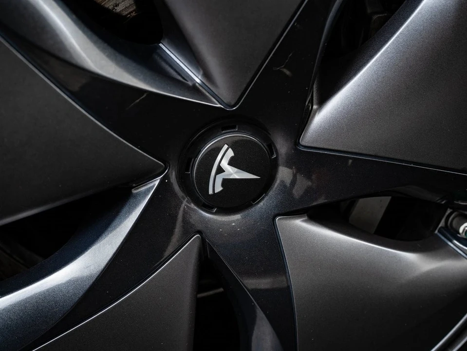 2018 Tesla Model 3 - Image 8 of 21