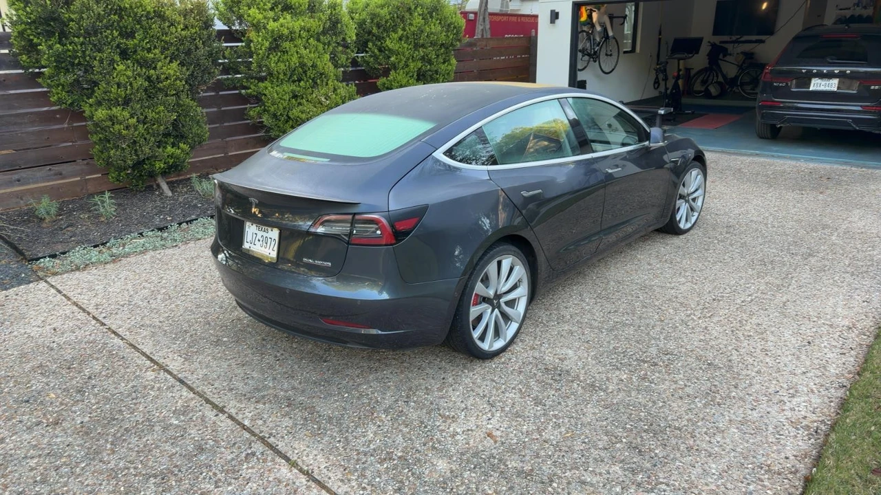 2018 Tesla Model 3 - Image 4 of 6