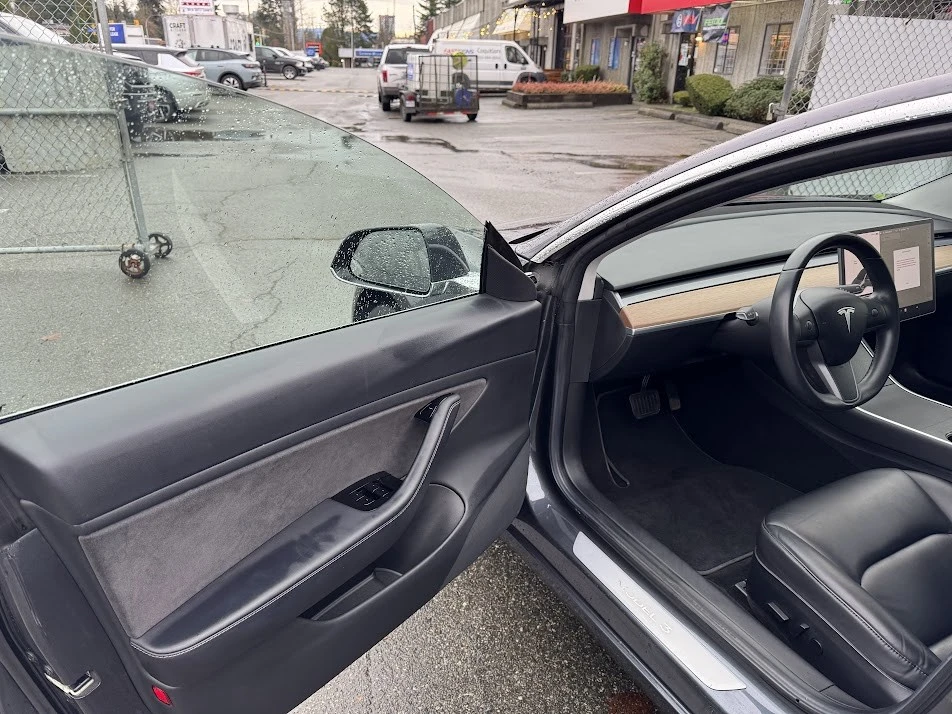 2018 Tesla Model 3 - Image 5 of 9