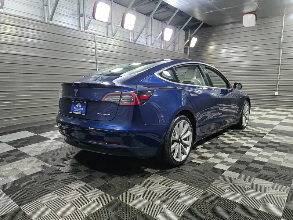 2018 Tesla Model 3 - Image 5 of 12