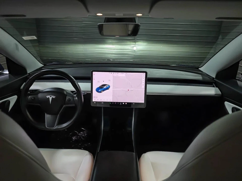 2018 Tesla Model 3 - Image 11 of 12