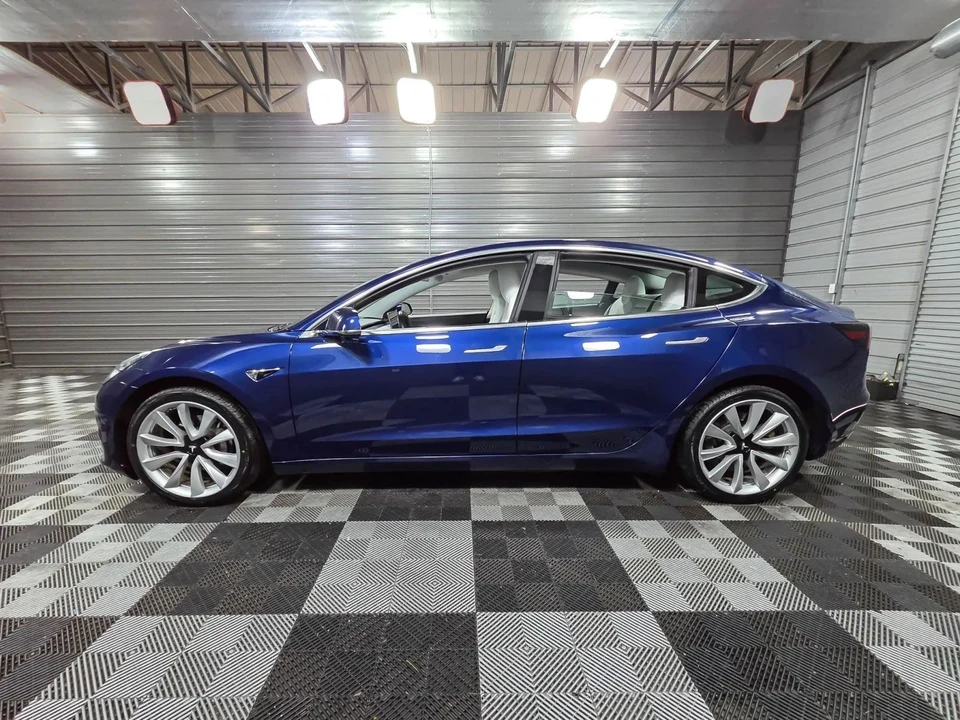 2018 Tesla Model 3 - Image 8 of 12