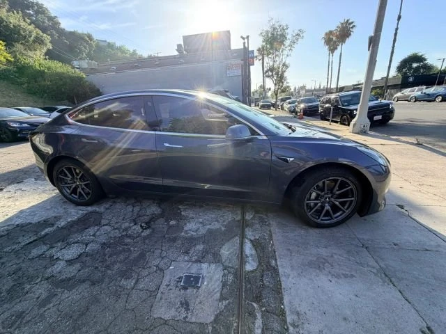 2018 Tesla Model 3 - Image 3 of 11