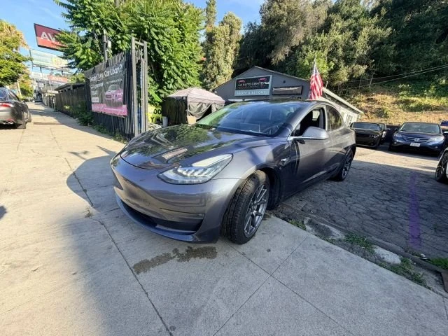 2018 Tesla Model 3 - Image 5 of 11