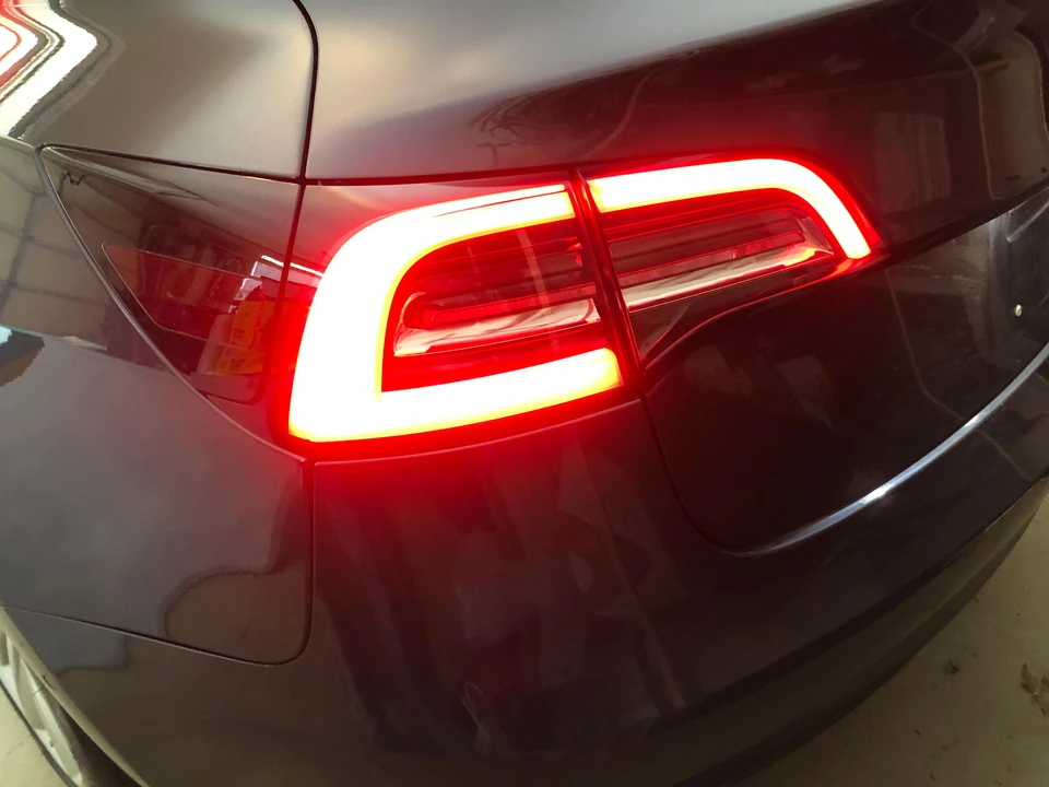 2018 Tesla Model 3 - Image 19 of 25