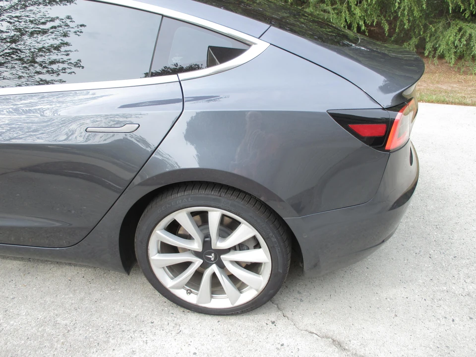 2018 Tesla Model 3 - Image 17 of 25