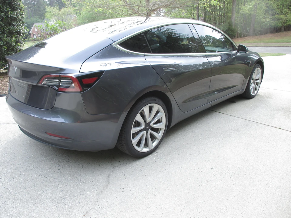 2018 Tesla Model 3 - Image 8 of 25