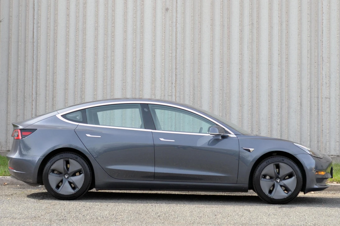 2018 Tesla Model 3 - Image 3 of 7