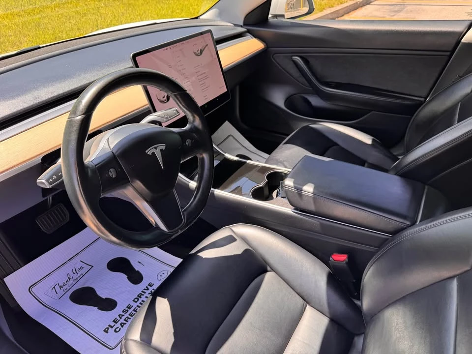 2018 Tesla Model 3 - Image 8 of 10