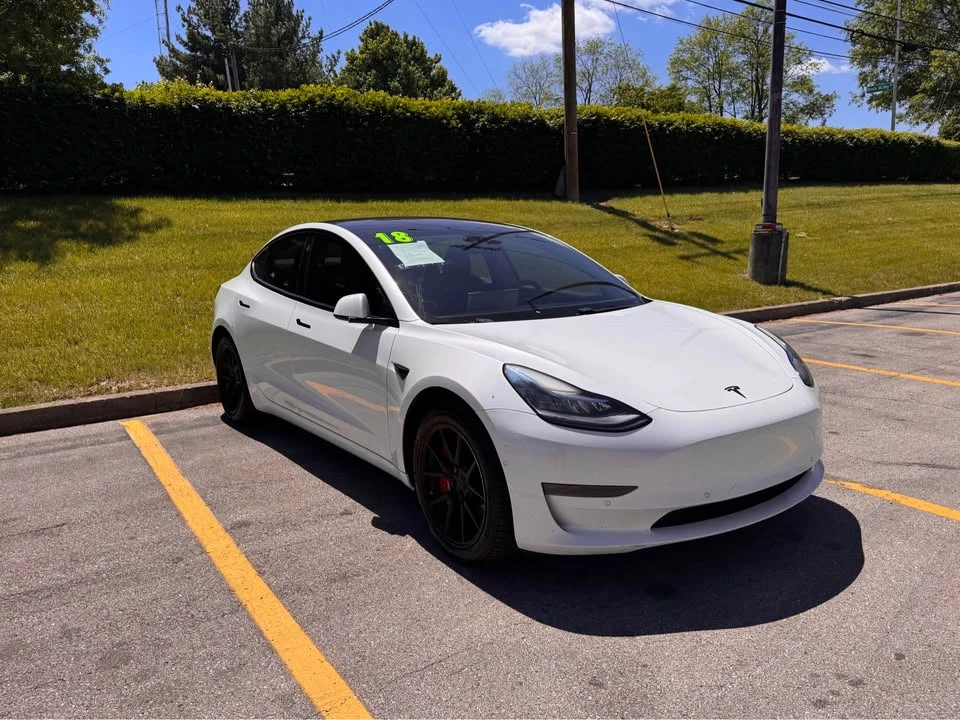 2018 Tesla Model 3 - Image 2 of 10