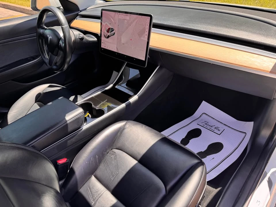 2018 Tesla Model 3 - Image 7 of 10