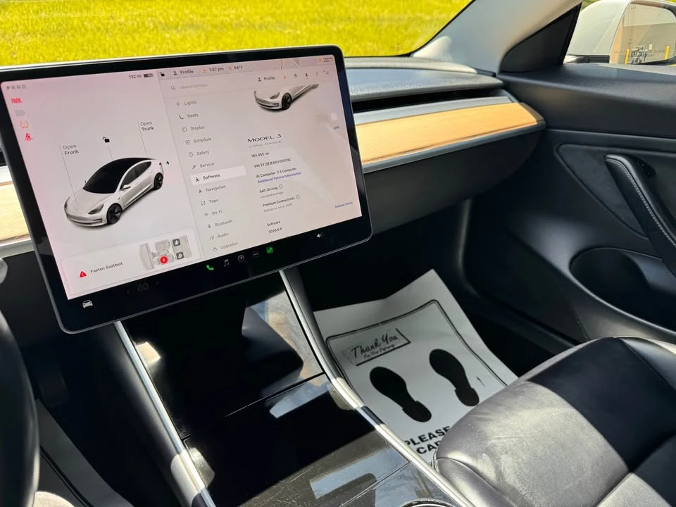 2018 Tesla Model 3 - Image 9 of 10