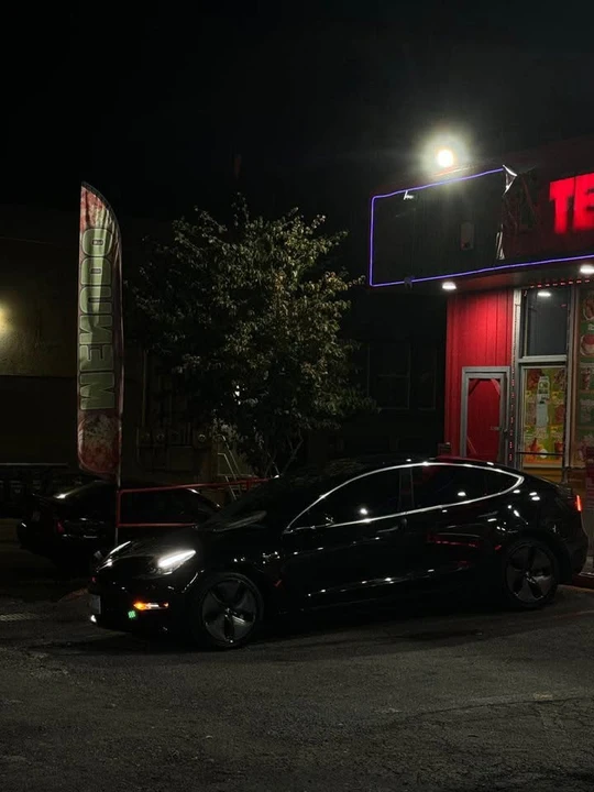 2018 Tesla Model 3 - Image 2 of 15