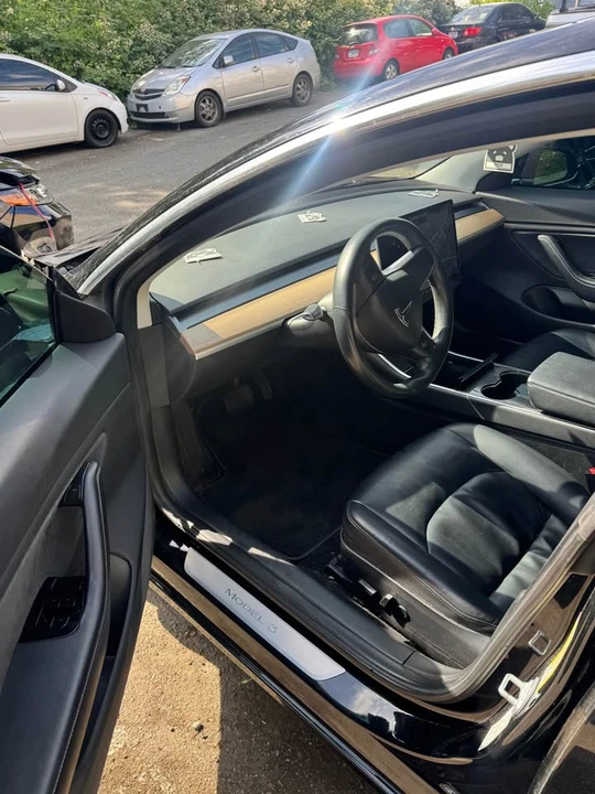 2018 Tesla Model 3 - Image 5 of 15