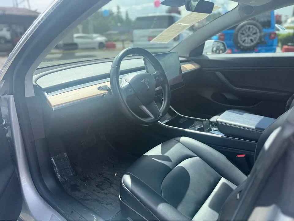 2018 Tesla Model 3 - Image 9 of 10
