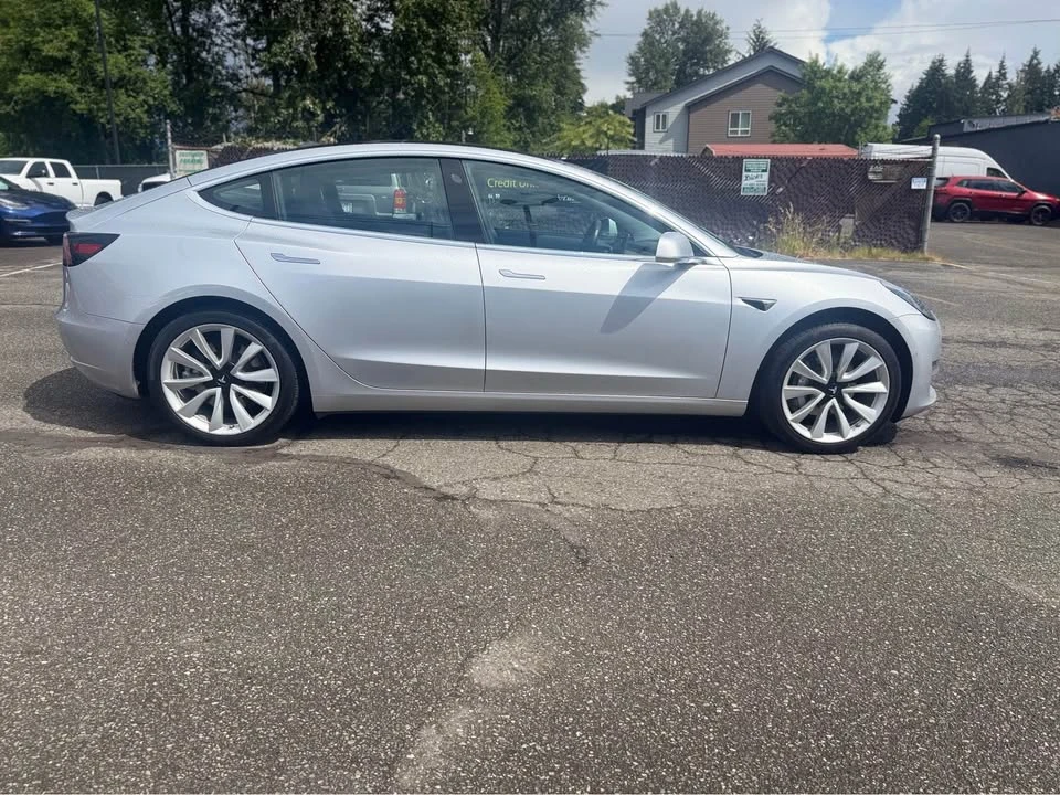 2018 Tesla Model 3 - Image 5 of 10