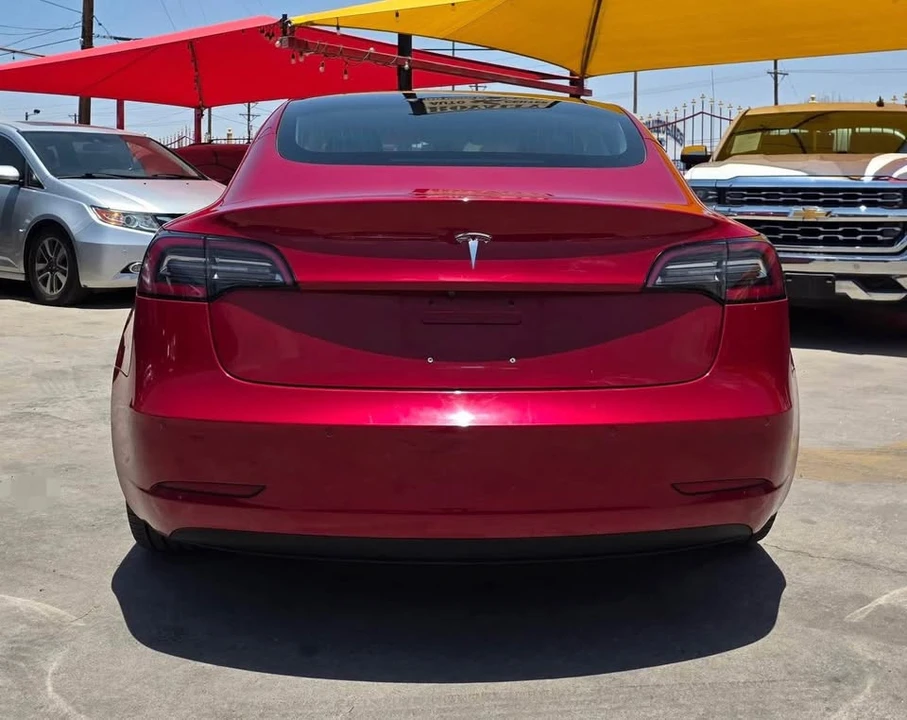 2018 Tesla Model 3 - Image 5 of 12