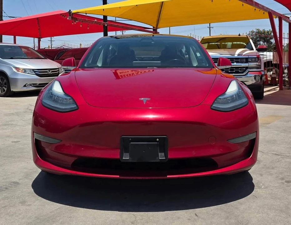 2018 Tesla Model 3 - Image 2 of 12