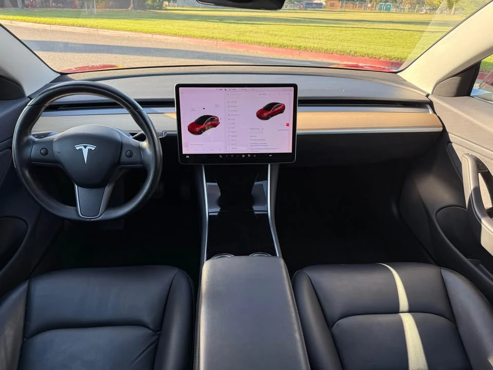 2018 Tesla Model 3 - Image 9 of 20