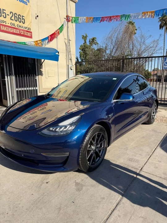 2018 Tesla Model 3 - Image 2 of 9