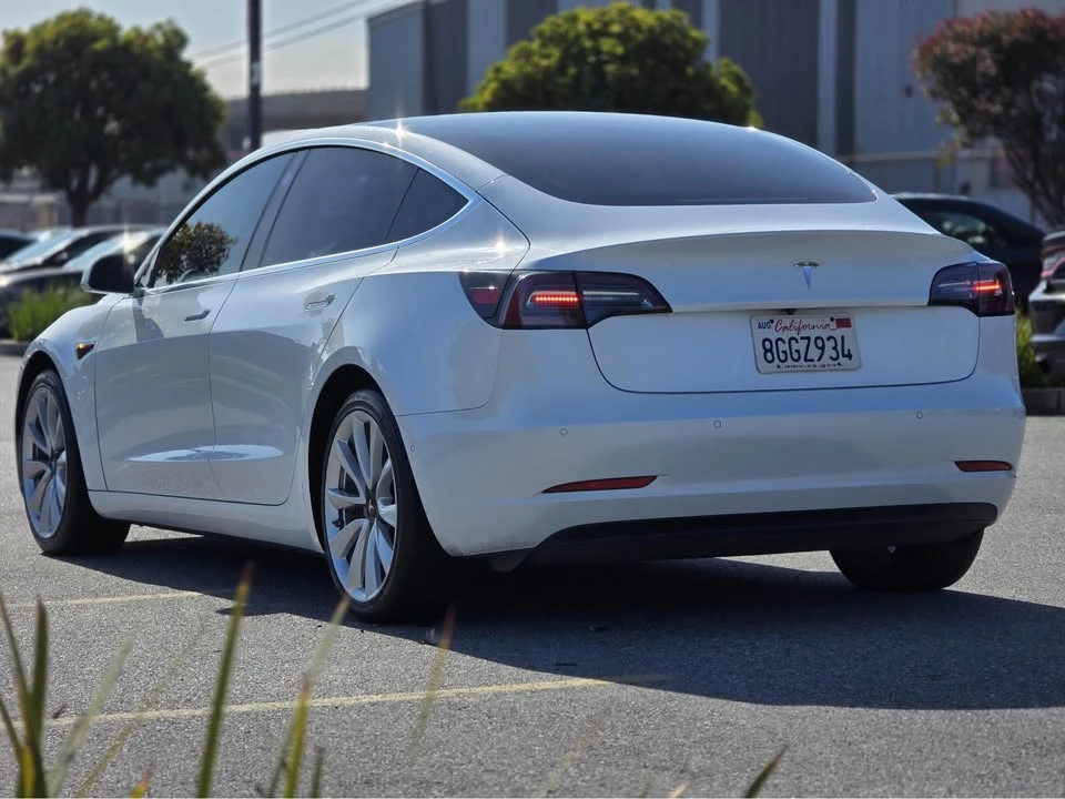 2018 Tesla Model 3 - Image 4 of 13