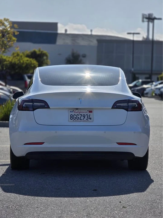 2018 Tesla Model 3 - Image 8 of 13