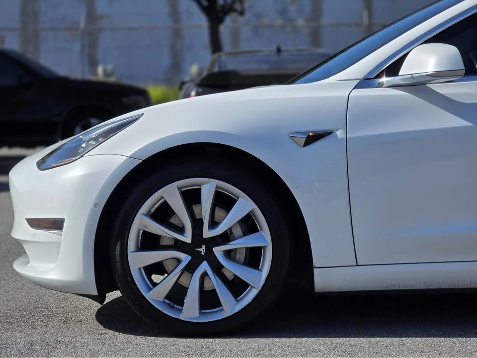 2018 Tesla Model 3 - Image 6 of 13