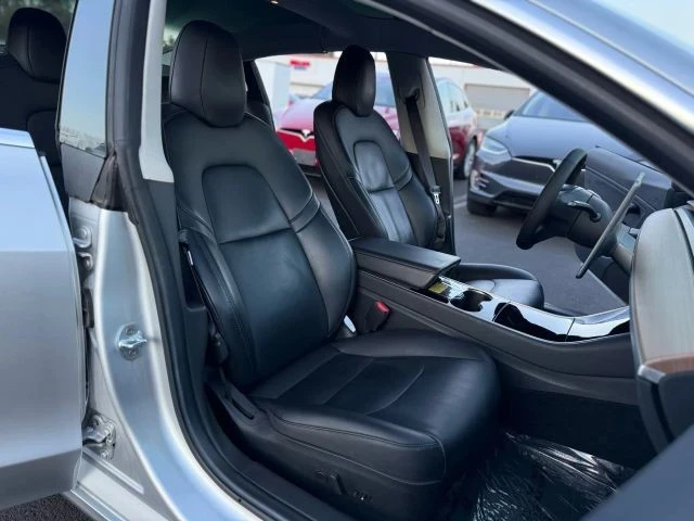 2018 Tesla Model 3 - Image 11 of 12