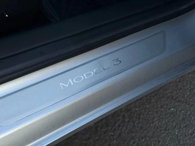 2018 Tesla Model 3 - Image 14 of 21