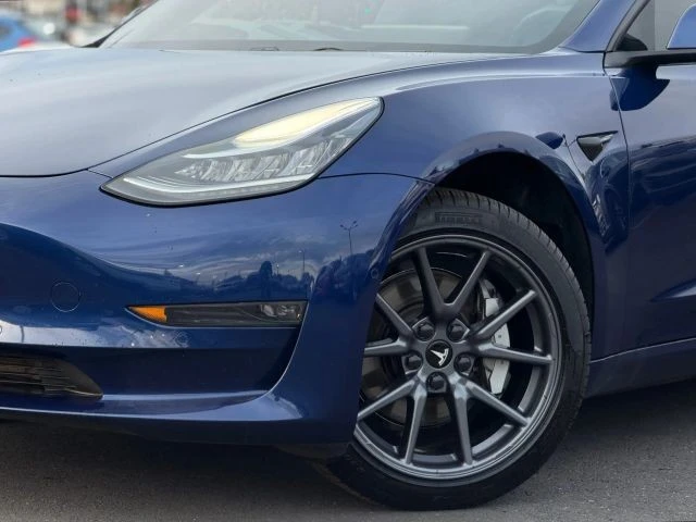 2018 Tesla Model 3 - Image 2 of 21