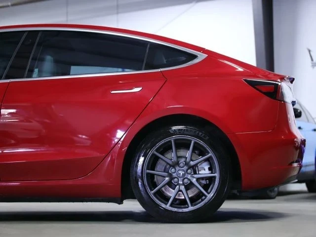 2018 Tesla Model 3 - Image 18 of 21