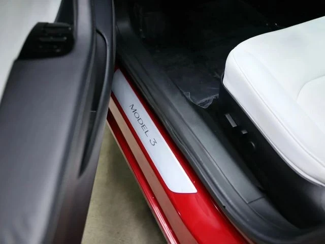 2018 Tesla Model 3 - Image 20 of 21