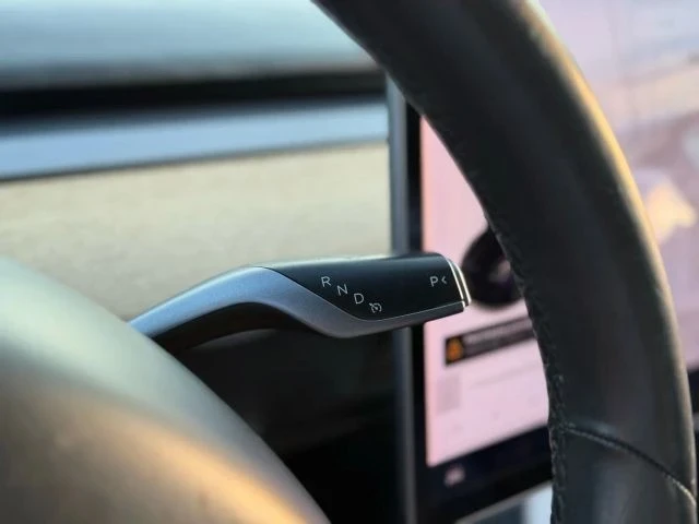 2018 Tesla Model 3 - Image 17 of 21