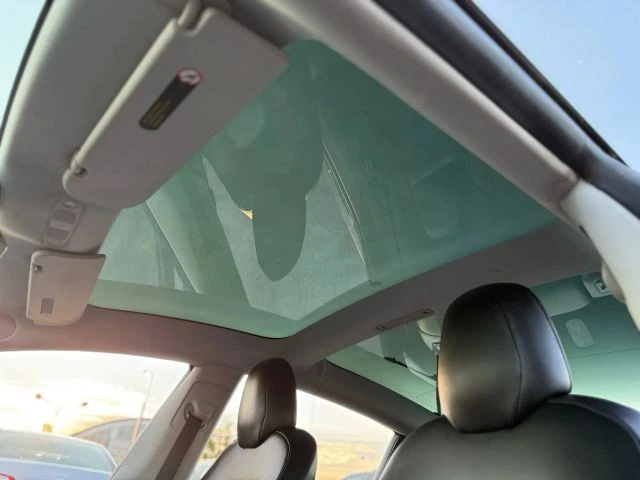 2018 Tesla Model 3 - Image 16 of 21