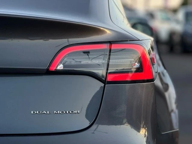 2018 Tesla Model 3 - Image 9 of 12