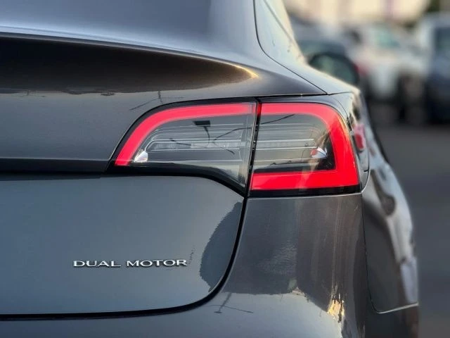 2018 Tesla Model 3 - Image 9 of 21