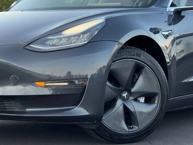 2018 Tesla Model 3 - Image 2 of 12