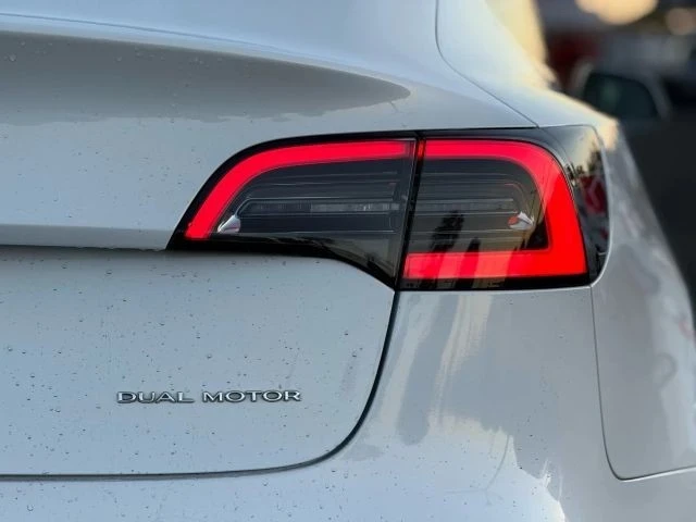 2018 Tesla Model 3 - Image 9 of 12