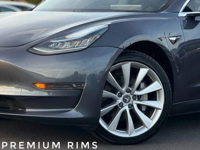 2018 Tesla Model 3 - Image 2 of 12