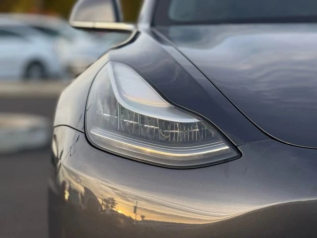 2018 Tesla Model 3 - Image 6 of 12