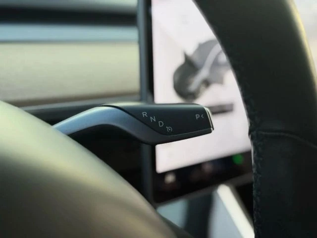 2018 Tesla Model 3 - Image 19 of 21